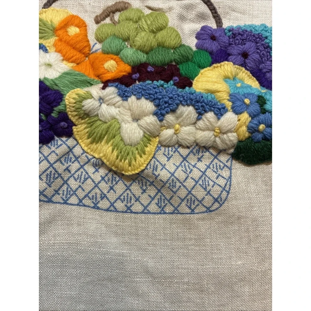 VTG WIP Pauline Dunham Crewel Embroidery Folk ART Flower Basket 14x15 Unfinished